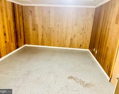 323 Russelcroft Road - Photo Thumbnail 35