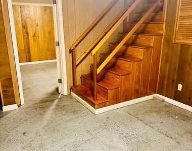 323 Russelcroft Road - Photo Thumbnail 38