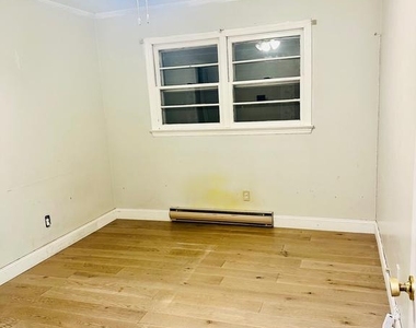 323 Russelcroft Road - Photo Thumbnail 25