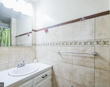 323 Russelcroft Road - Photo Thumbnail 8