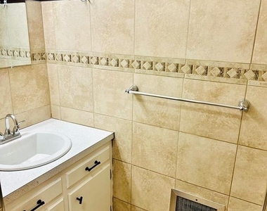 323 Russelcroft Road - Photo Thumbnail 29