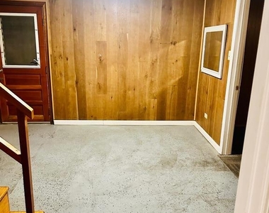 323 Russelcroft Road - Photo Thumbnail 34