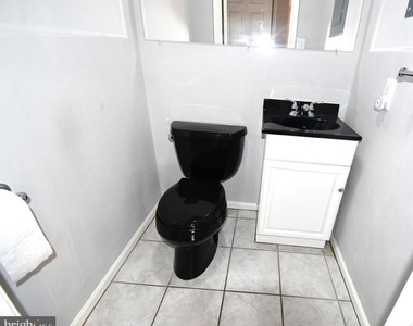 8 W Monmouth Street - Photo Thumbnail 8