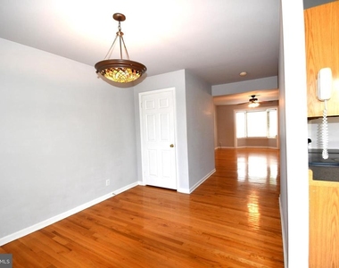 8 W Monmouth Street - Photo Thumbnail 4