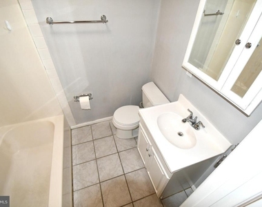 8 W Monmouth Street - Photo Thumbnail 16