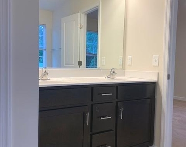 6907 Lunette Lane - Photo Thumbnail 7