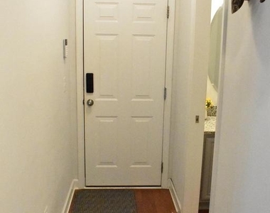 526 Monticello Circle - Photo Thumbnail 4