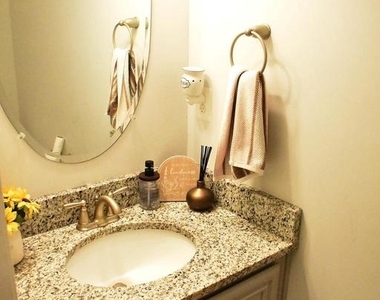 526 Monticello Circle - Photo Thumbnail 5