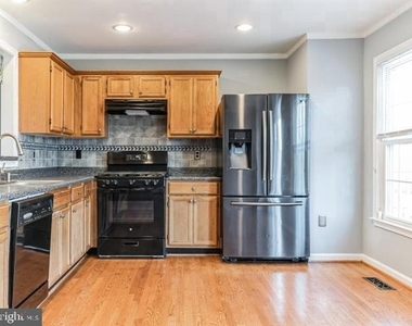 7725 Hickory Glen Way - Photo Thumbnail 4