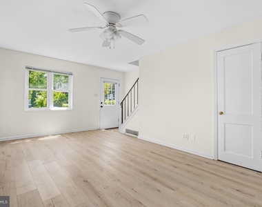 5810 Fifer Drive - Photo Thumbnail 2
