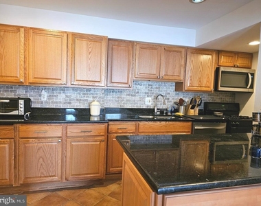 2621 Wagon Dr - Photo Thumbnail 10