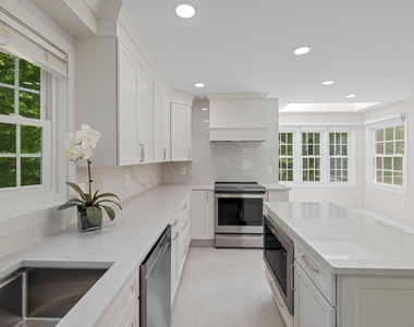 6609 Heidi Court - Photo Thumbnail 20