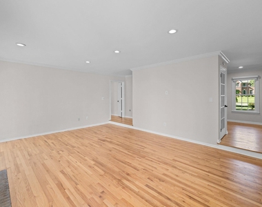 6609 Heidi Court - Photo Thumbnail 12