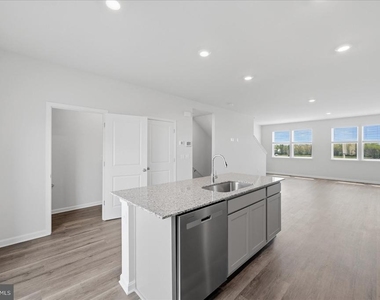 122 Bowers Street - Photo Thumbnail 18