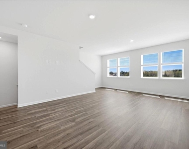 122 Bowers Street - Photo Thumbnail 10