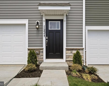 122 Bowers Street - Photo Thumbnail 3