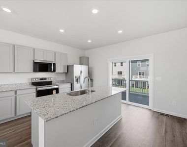122 Bowers Street - Photo Thumbnail 14
