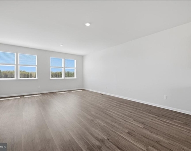122 Bowers Street - Photo Thumbnail 9