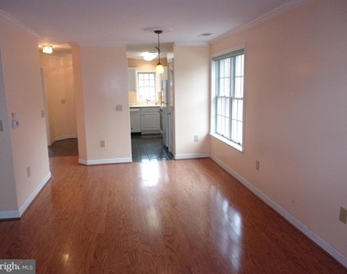 6916 Fairfax Drive - Photo Thumbnail 4