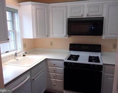 6916 Fairfax Drive - Photo Thumbnail 1