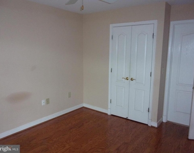 6916 Fairfax Drive - Photo Thumbnail 7
