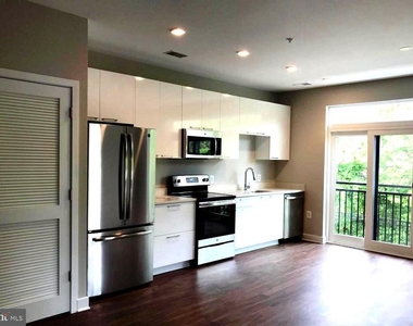 989 S Buchanan Street S - Photo Thumbnail 14