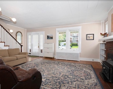 1505 3rd Avenue - Photo Thumbnail 2