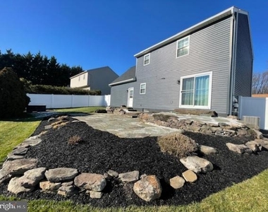 126 Meadow Hill Drive - Photo Thumbnail 13