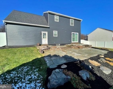 126 Meadow Hill Drive - Photo Thumbnail 12