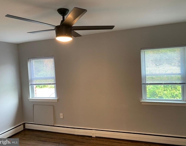 1009 E Cliveden Street - Photo Thumbnail 7