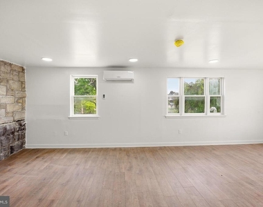 6012 Ridge Avenue - Photo Thumbnail 4