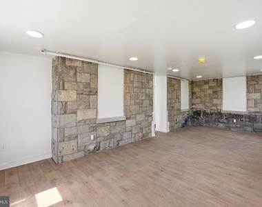 6012 Ridge Avenue - Photo Thumbnail 6