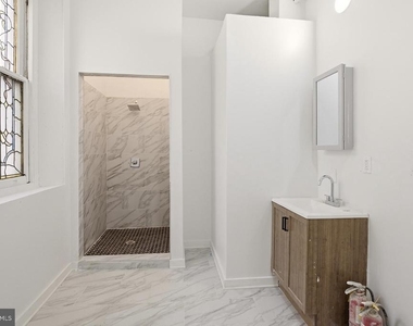 6012 Ridge Avenue - Photo Thumbnail 8