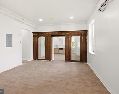 6012 Ridge Avenue - Photo Thumbnail 5