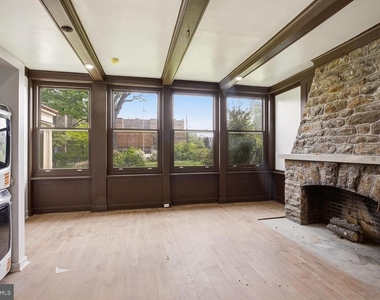 6012 Ridge Avenue - Photo Thumbnail 9