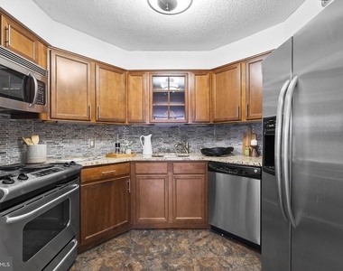 2018 Walnut Street - Photo Thumbnail 8
