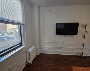 1324 Locust Street - Photo Thumbnail 8