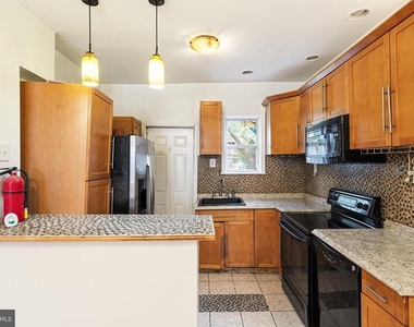 1606 S Frazier Street - Photo Thumbnail 3