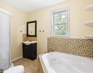 1606 S Frazier Street - Photo Thumbnail 10