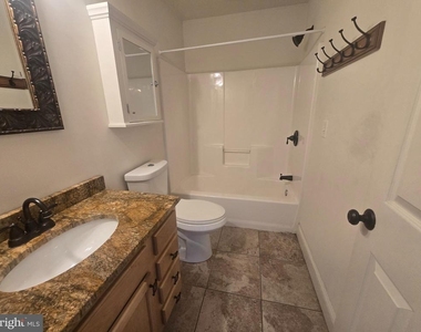 2025 N 18th Street - Photo Thumbnail 3