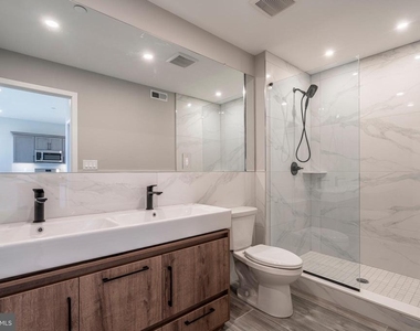 2401 Washington Avenue - Photo Thumbnail 12