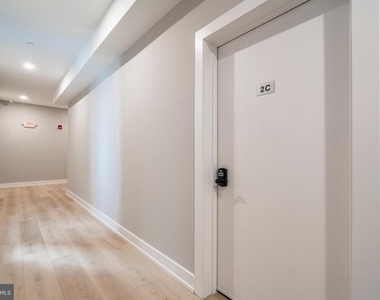 2401 Washington Avenue - Photo Thumbnail 2