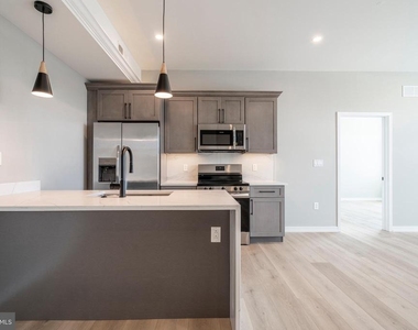 2401 Washington Avenue - Photo Thumbnail 16
