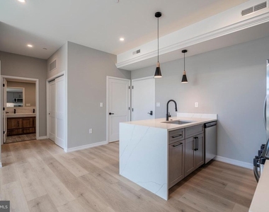 2401 Washington Avenue - Photo Thumbnail 5