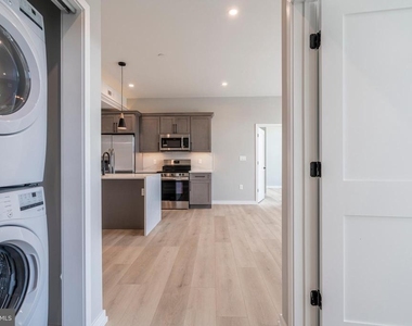 2401 Washington Avenue - Photo Thumbnail 13