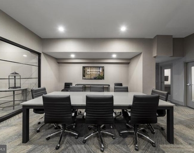 222 W Rittenhouse Square - Photo Thumbnail 9