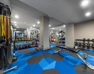 222 W Rittenhouse Square - Photo Thumbnail 7
