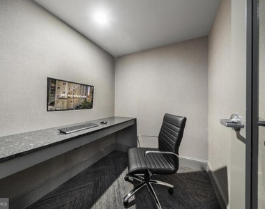 222 W Rittenhouse Square - Photo Thumbnail 11