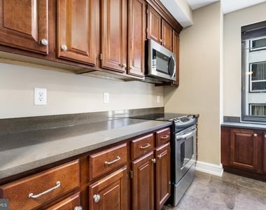222 W Rittenhouse Square - Photo Thumbnail 24
