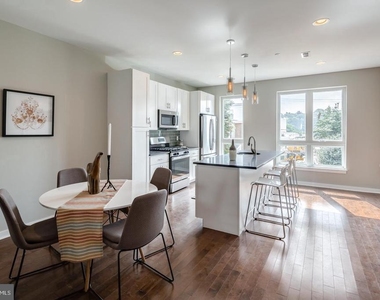 3832 Manor Street - Photo Thumbnail 6